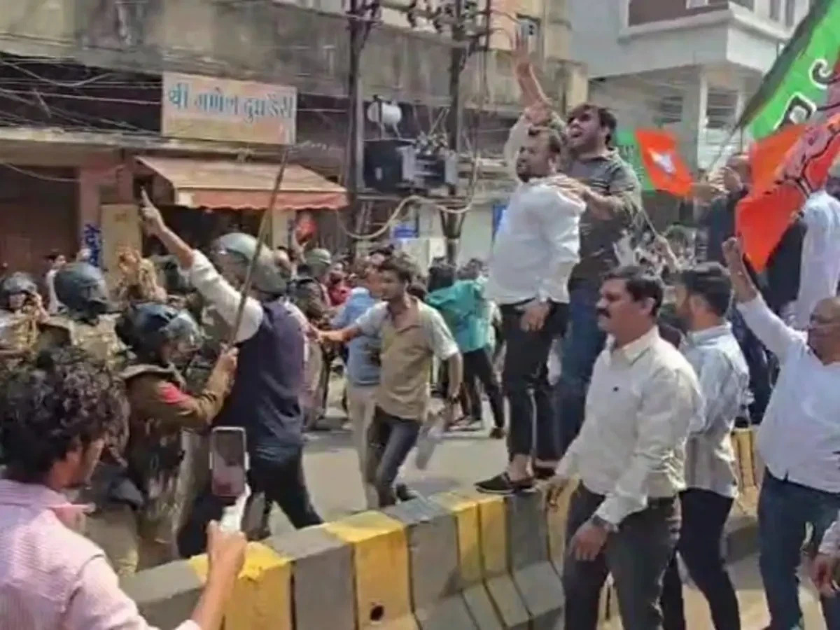 Congress-BJYM Stone Pelting