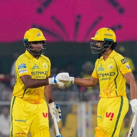 CSK vs PBKS IPL 2026 मैच में आयुष म्हात्रे बल्लेबाजी करते हुए शानदार शॉट लगाते हुए