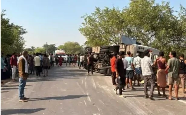 newsplus21LocalChhattisgarh, Janjgir Champa, Bus Palati,CG Bus Accident