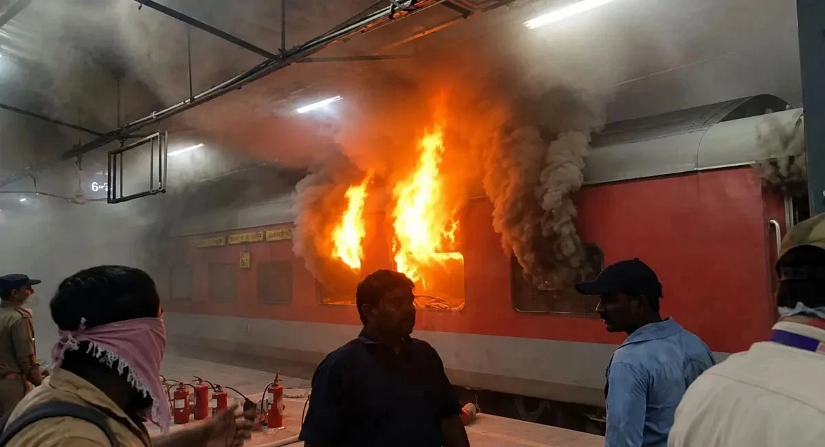 Fire in Hyderabad-Jaipur Special Express