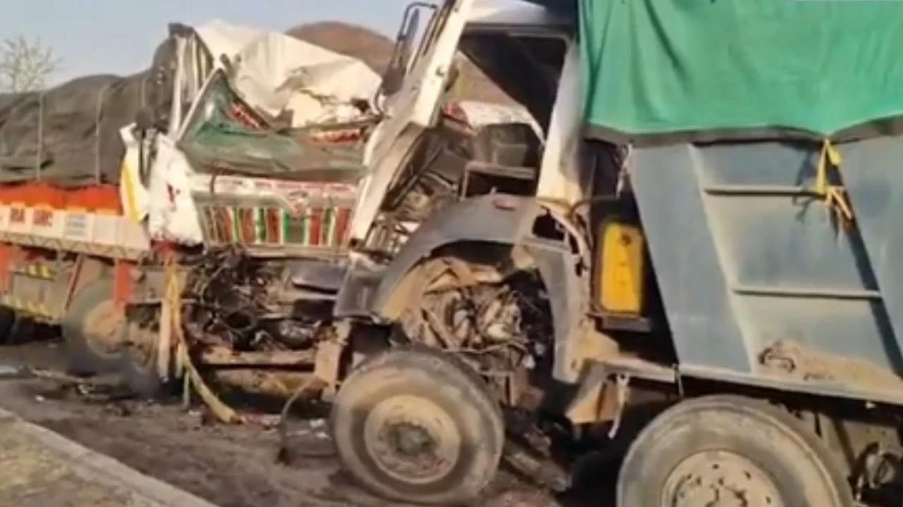 Dhule Road Accident
