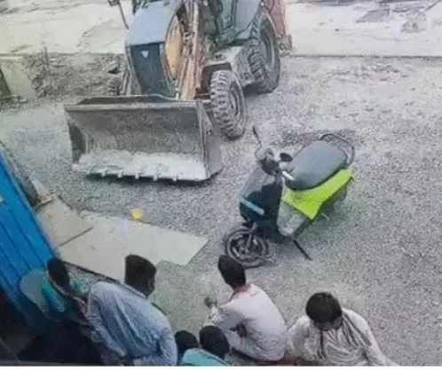 CG Accident, JCB tyre bursts, helper killed, 3 injured, Bilaspur, Chhattisgarh
