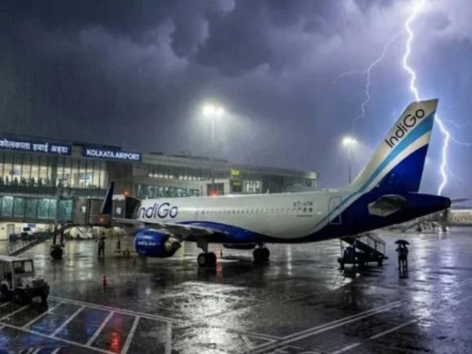 IndiGo flight Lightning strikes