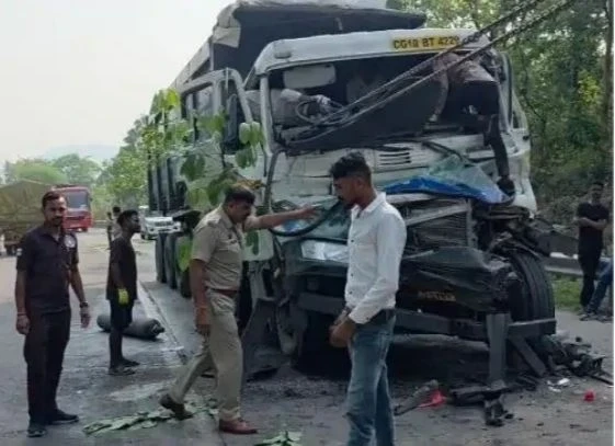 Chhattisgarh, Korba, Balumod Accident, Trailers Collide, Driver Dies, Katghora,Cg Accident