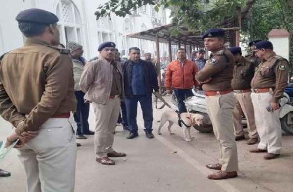 Bomb Threat to CM Office