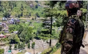 Jammu and Kashmir:  जम्मू कश्मीर के अनंतनाग जिले में शनिवार को आतंकवादियों और सुरक्षा बलों के बीच मुठभेड़