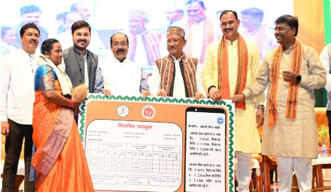 CM Vishnudev Sai: छत्तीसगढ़ की राजधानी रायपुर स्थित पं. दीनदयाल उपाध्याय आडिटोरियम में शुक्रवार को आयोजित एक गरिमापूर्ण समारोह में CM साय ने प्रदेश की मितानिनों को आनलाइन प्रोत्साह राशि देने