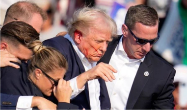 Shooting on Donald Trump: अमेरिका में शनिवार को पूर्व राष्ट्रपति डोनाल्ड ट्रंप पर गोलीबारी हुई। हालांकि ट्रंप बाल-बाल बच गए और एक गोली उनके कान को छूकर निकल गई। वे फिलहाल