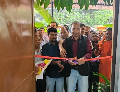 आदिवासी विश्राम भवन का उदघाटन, बचेली, फकरे आलम: स्थानीय समुदाय के लिए नवीन समाजिक सुविधा केंद्र के रूप में।"  यह विवरण और वैकल्पिक पाठ आपको निर्देशित की गई खबर के अनुसार तैयार किए गए हैं।