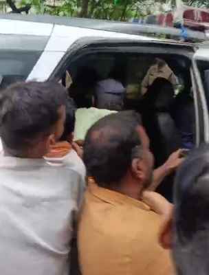 अशोका गार्डन इलाके में अपने मौसा के पास रहती है। उसकी दोस्ती सोशल मीडिया (इंस्टाग्राम) के जरिए आशु उर्फ अशरफ से हो गई थी।