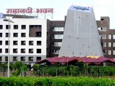 Chhattisgarh Government suspends six PHE Executive Engineers and issues show-cause notices to four others for negligence in Water Life Mission, emphasizing strict accountability measures.