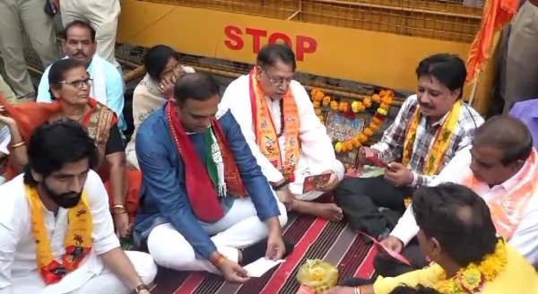 थाने में सुंदरकांड