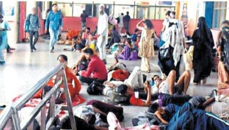 गाड़ी संख्या 22911 इंदौर-हावड़ा एक्सप्रेस