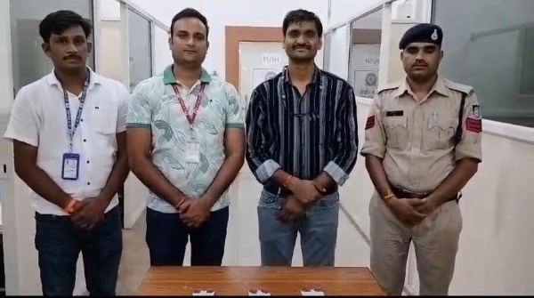 एडिशनल डीसीपी शैलेंद्र सिंह चौहान ने बताया कि कोहेफिजा में रहने वाले मोहम्मद जैनुल ने दो महीने पहले साइबर क्राइम ब्रांच में लिखित शिकायत दर्ज