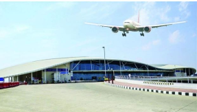 Air India: दिल्ली एवं भोपाल का मौसम खराब होने के कारण शुक्रवार को हवाई यातायात प्रभावित हुआ। दिल्ली से भोपाल आ रही एयर