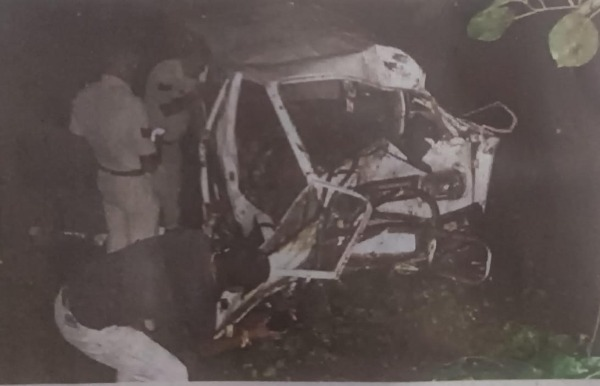 हादसे की खबर लगते ही मौके पर पहुंची पुलिस ने घायलों को एम्बुलेंस की मदद से उपचार के लिए हमीदिया अस्पताल में भर्ती कराया।