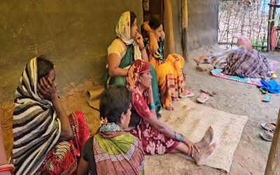 जशपुर में एक दंतैल हाथी ने रात को सो रहे दो सगे भाइयों पर हमला कर उन्हें कुचलकर मार डाला। तपकरा वन परिक्षेत्र में हाथियों के हमलों की घटनाएं बढ़ रही हैं।